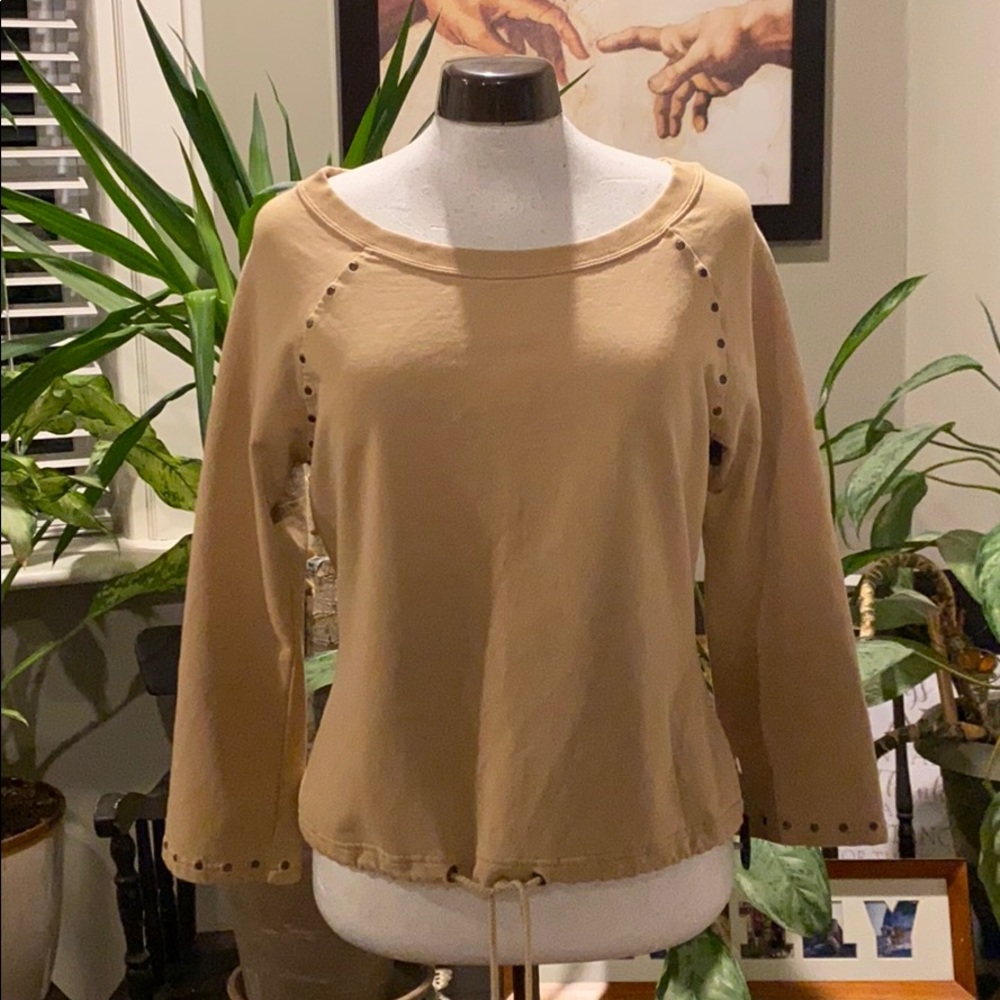 Liz Claiborne tan lightweight sweatshirt